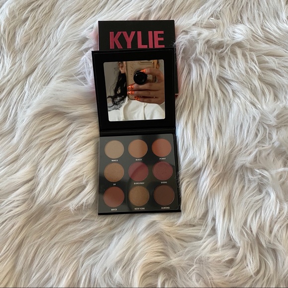 Kylie Cosmetics The Burgundy Palette Eyeshadow - Picture 5 of 5